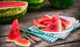 吃两瓜的人,探寻瓜果中的生活智慧