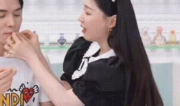 cp吃瓜图片,揭秘明星甜蜜互动背后的秘密