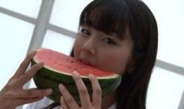 云南吃瓜女孩,揭秘云南美食背后的故事