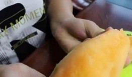 吃哈密瓜巧克力甜品,甜蜜碰撞，味蕾盛宴