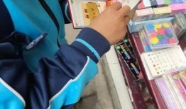 烟卡吃瓜视频,揭秘娱乐圈幕后故事