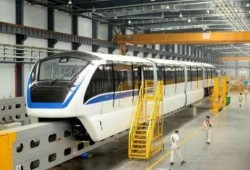 芜湖轻轨吃瓜,一场意外的网络热议